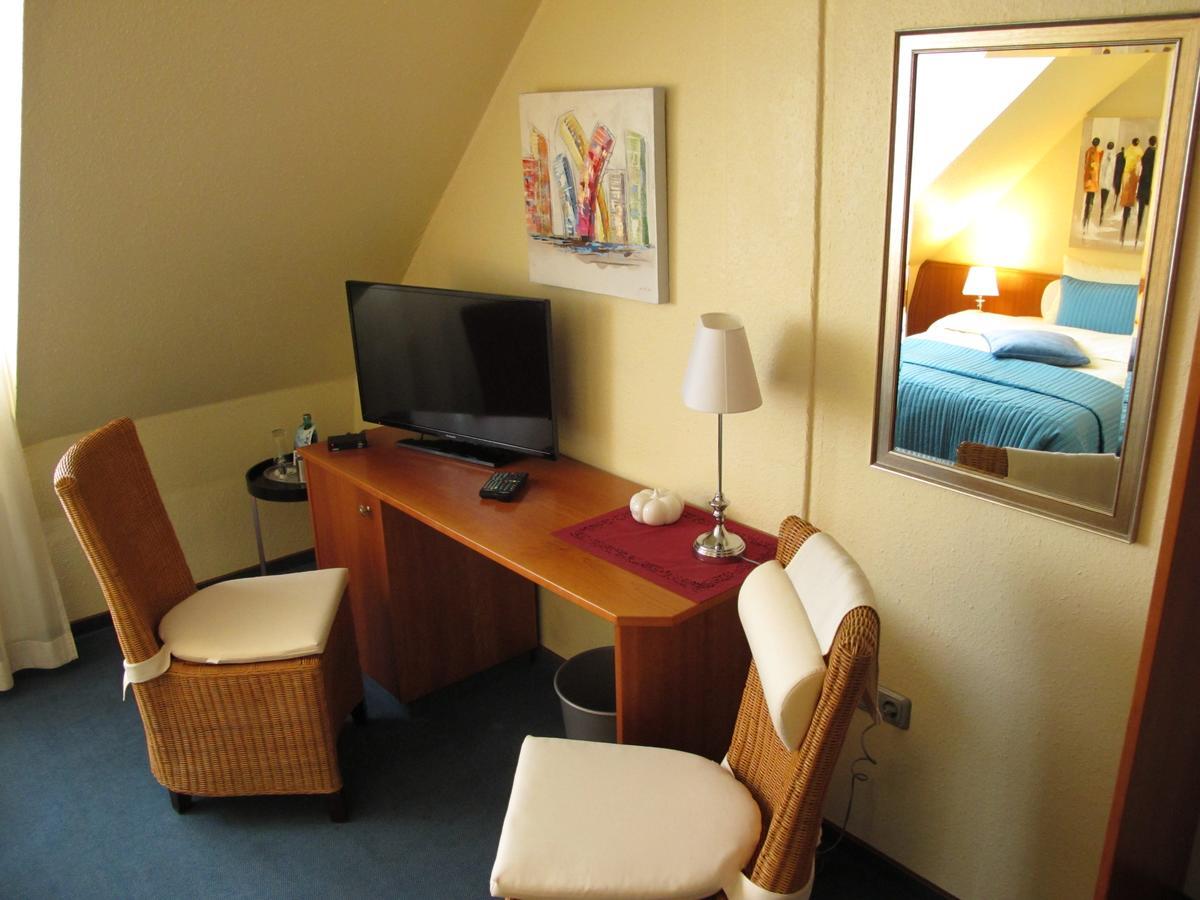 Burghotel Muenzenberg Ngoại thất bức ảnh