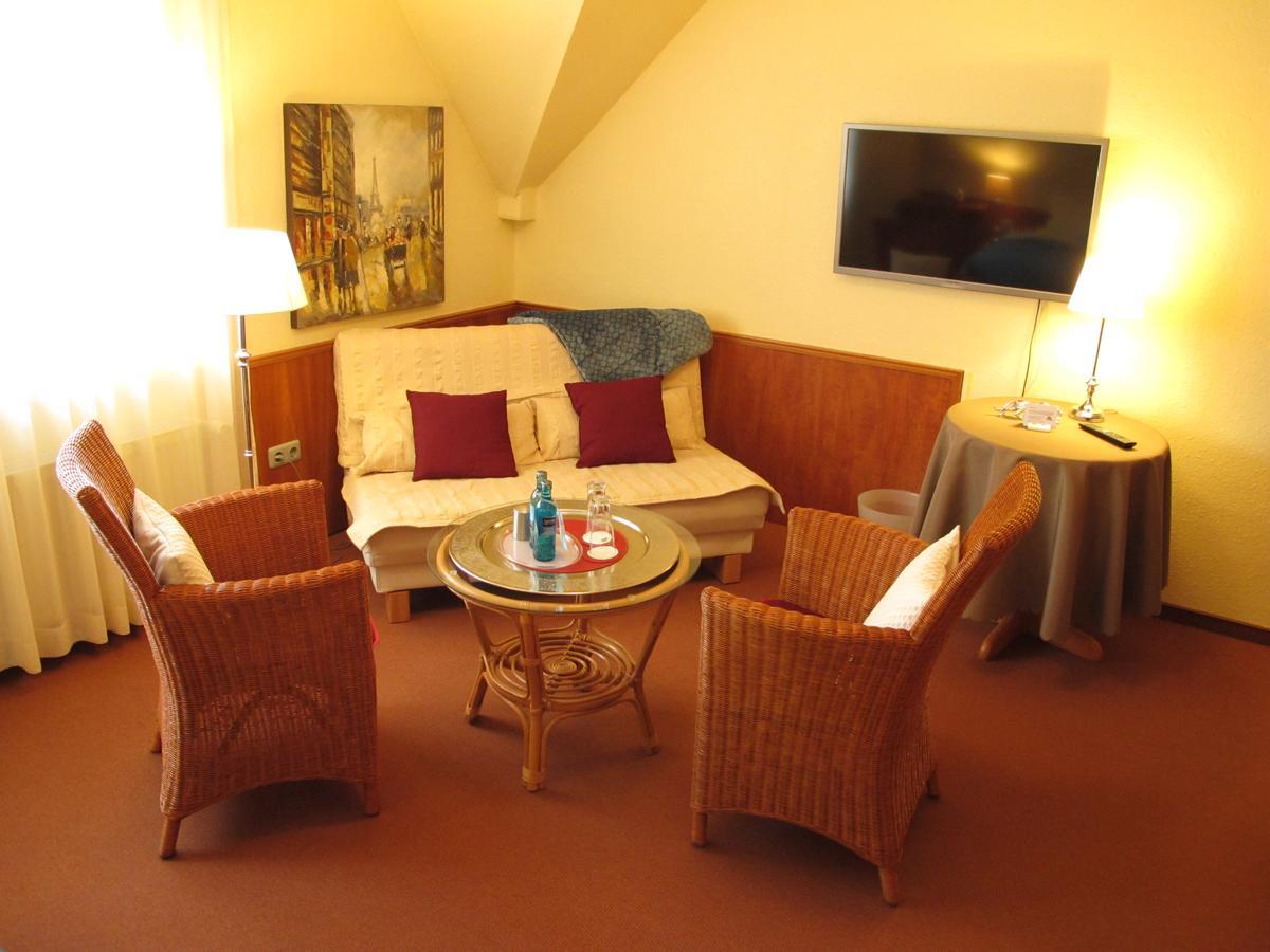 Burghotel Muenzenberg Ngoại thất bức ảnh