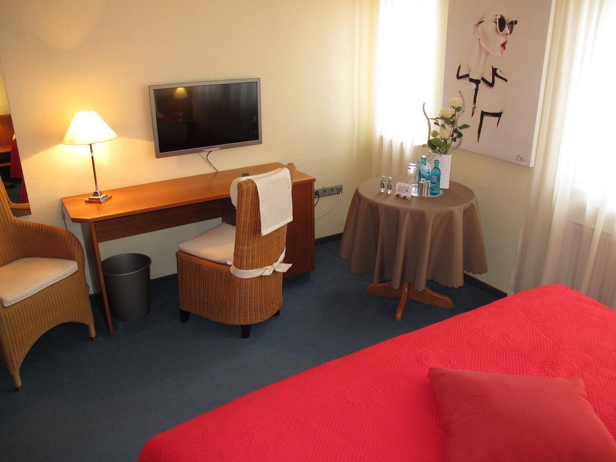 Burghotel Muenzenberg Ngoại thất bức ảnh